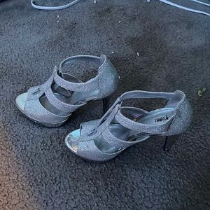 Sliver heels women size 5